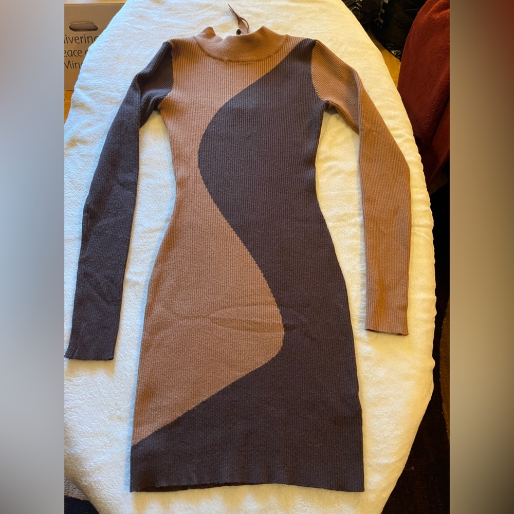 Colorblock knit ribbed mini dress. Long sleeves, semi-open back. Tan, brown. S - Picture 5 of 11